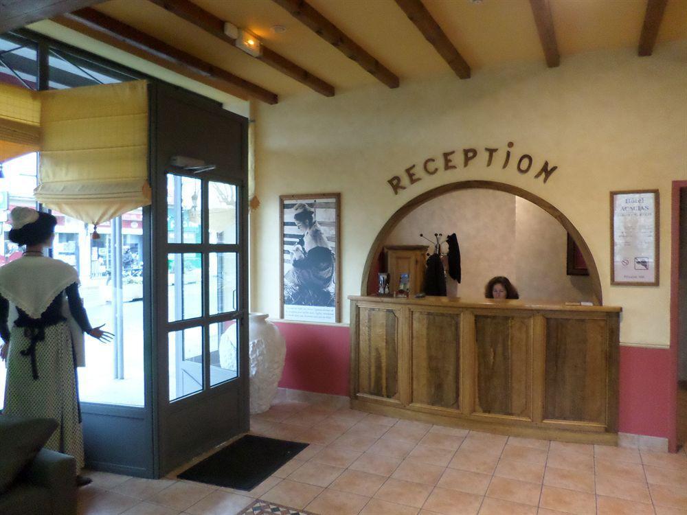 Brit Hotel Acacias Arles Bagian luar foto