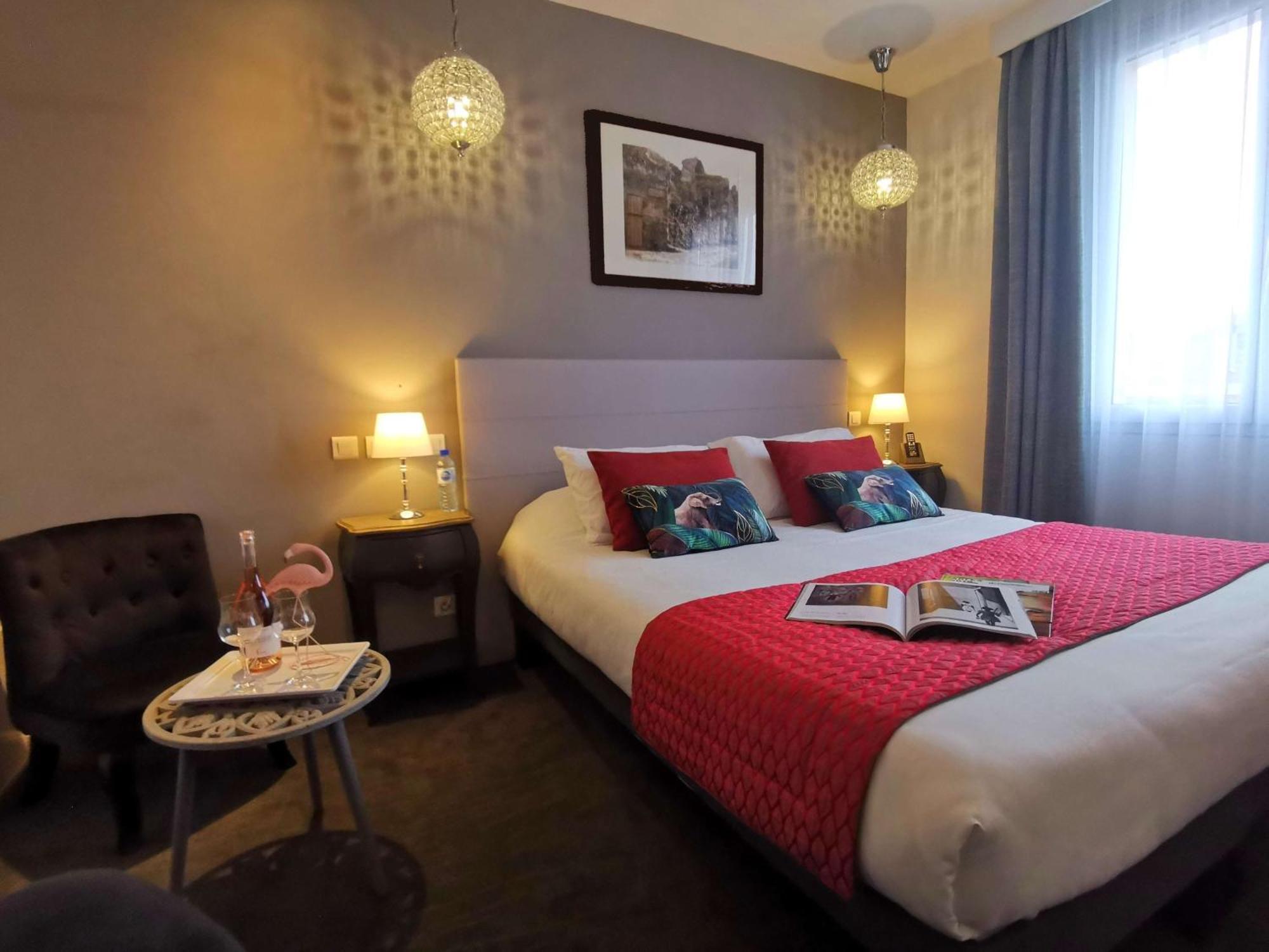 Brit Hotel Acacias Arles Bagian luar foto