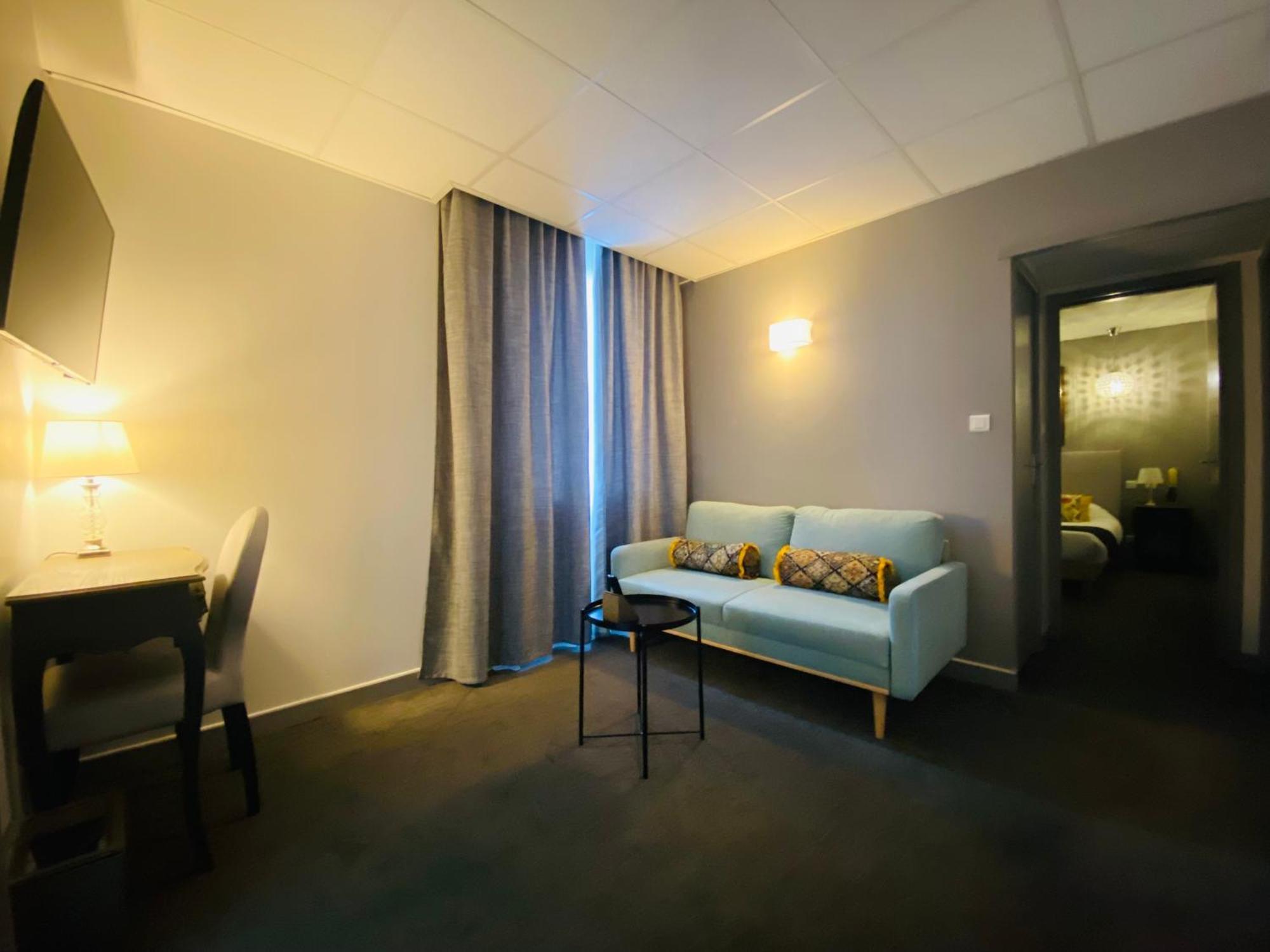 Brit Hotel Acacias Arles Bagian luar foto