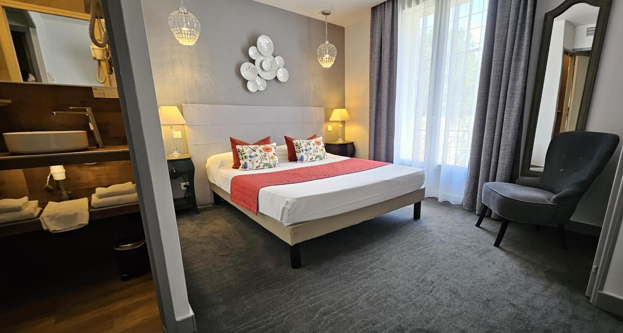 Brit Hotel Acacias Arles Bagian luar foto