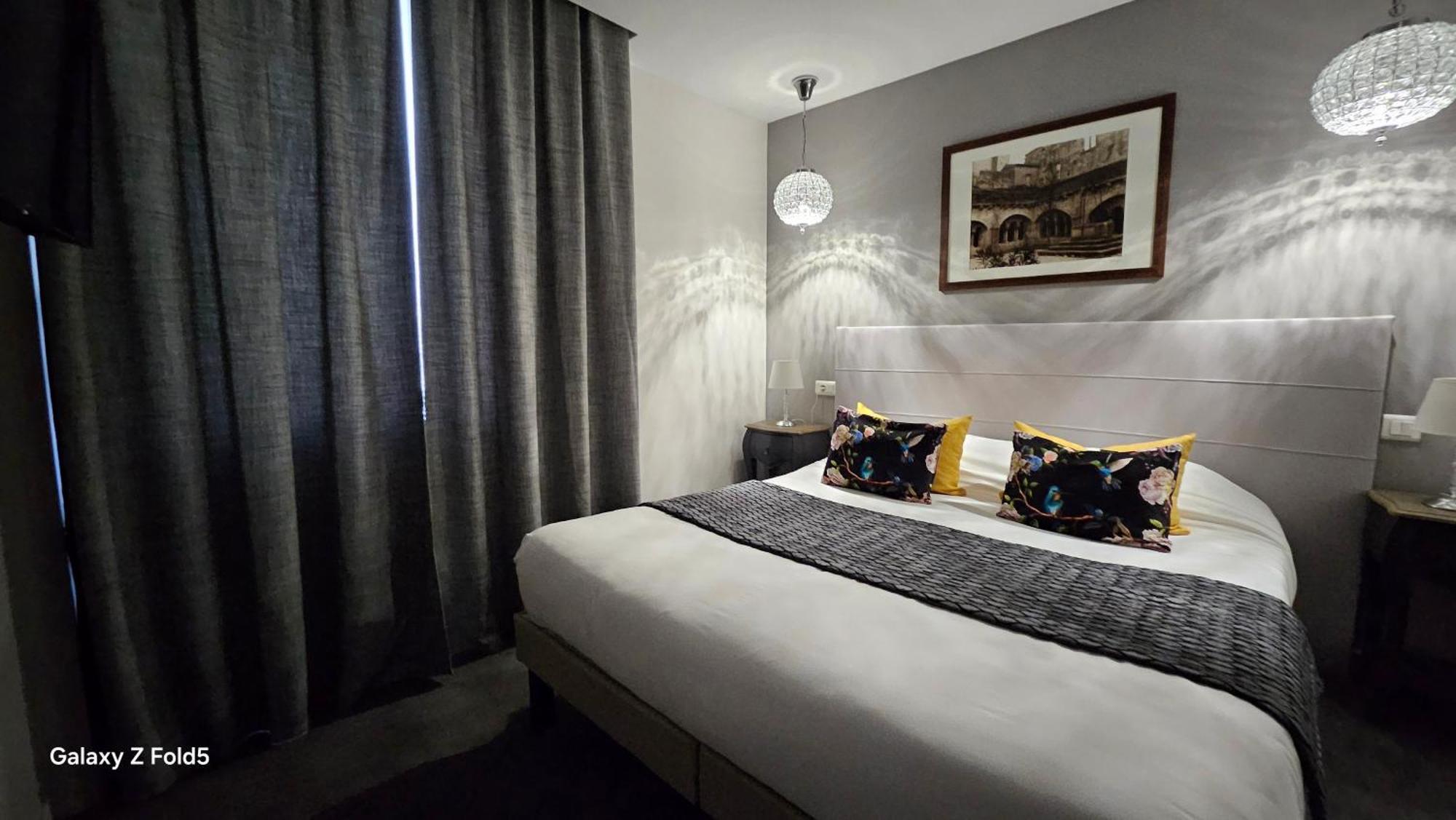 Brit Hotel Acacias Arles Bagian luar foto