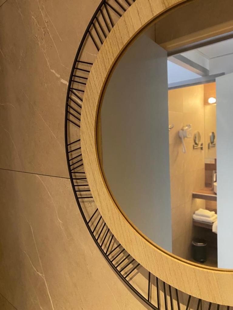 Brit Hotel Acacias Arles Bagian luar foto