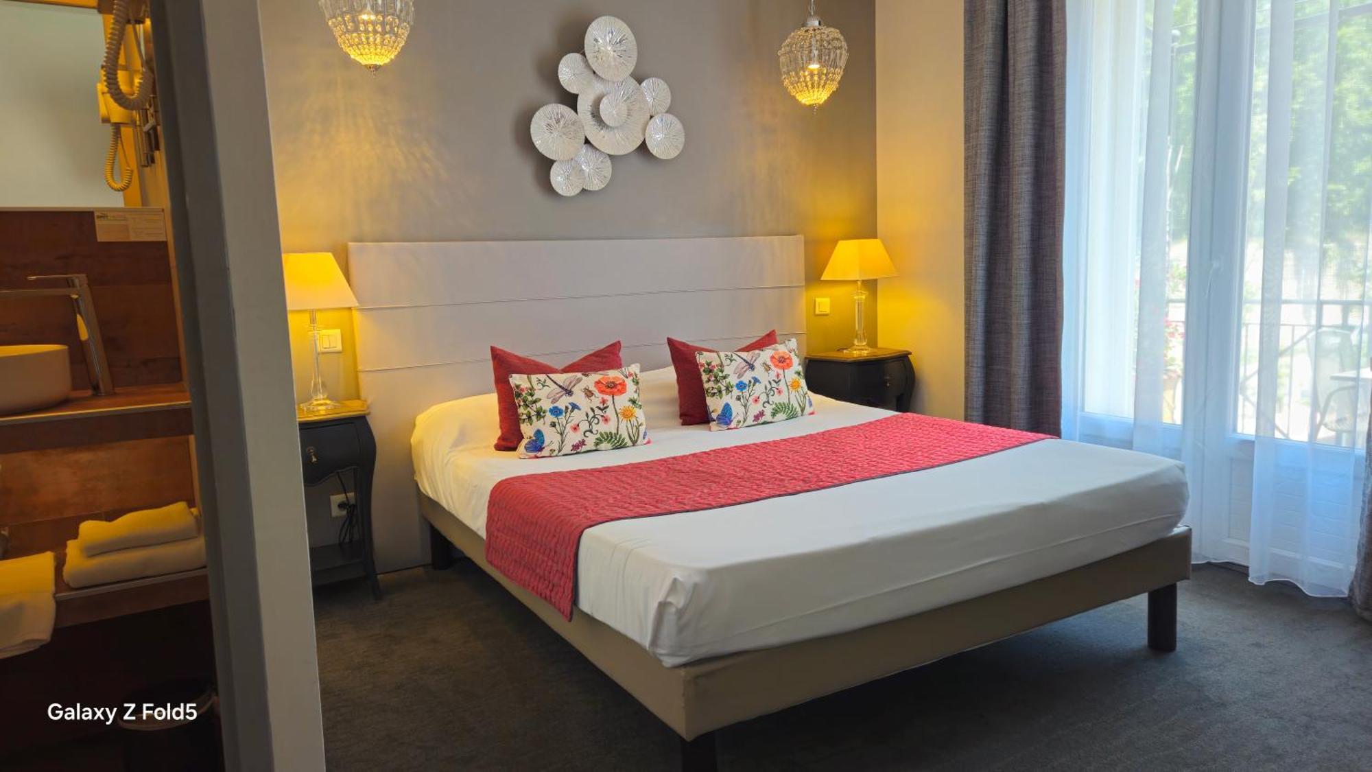 Brit Hotel Acacias Arles Bagian luar foto