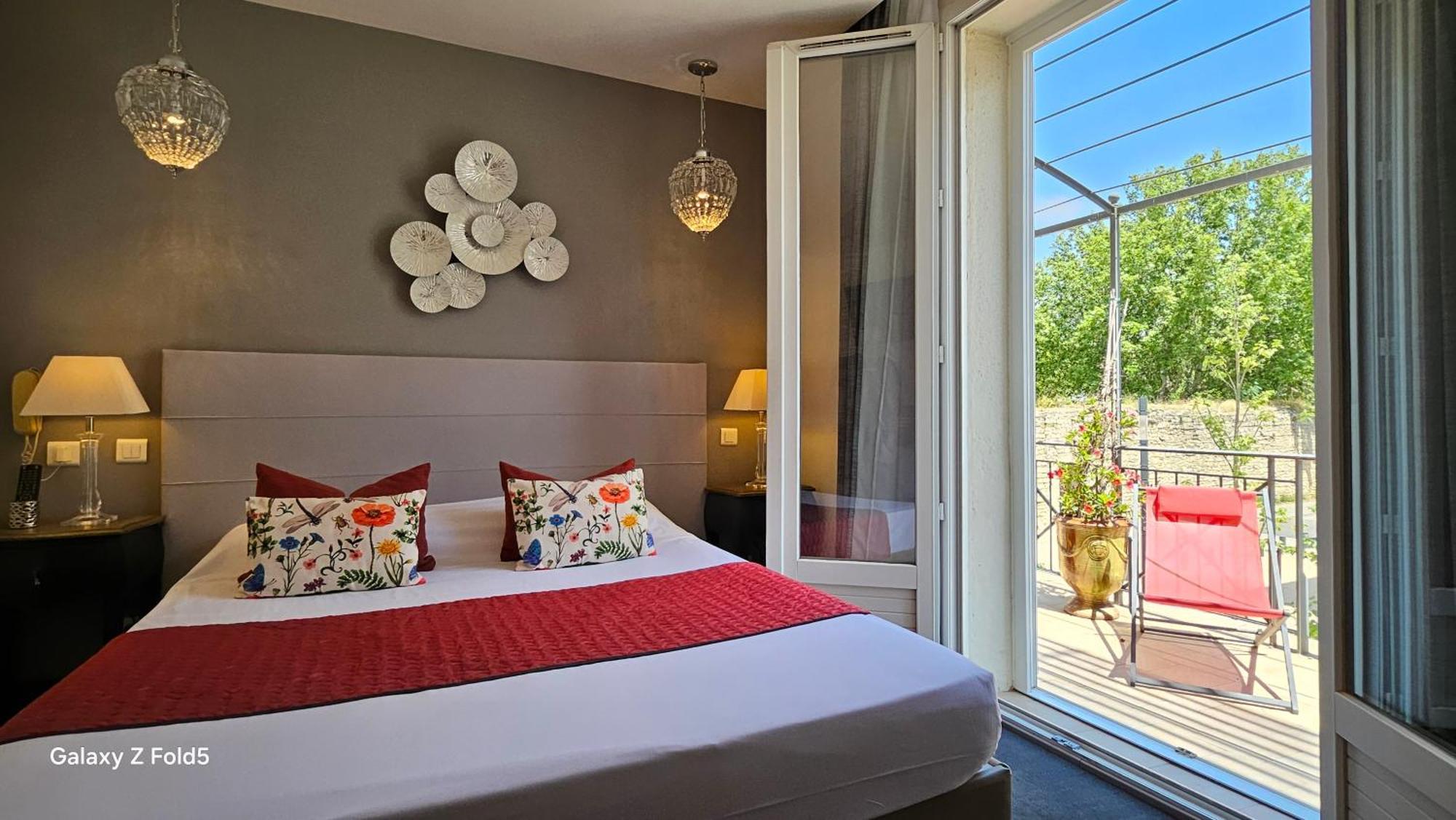 Brit Hotel Acacias Arles Bagian luar foto