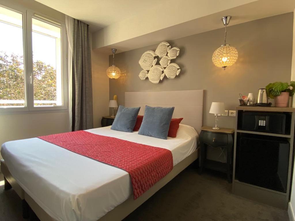 Brit Hotel Acacias Arles Bagian luar foto