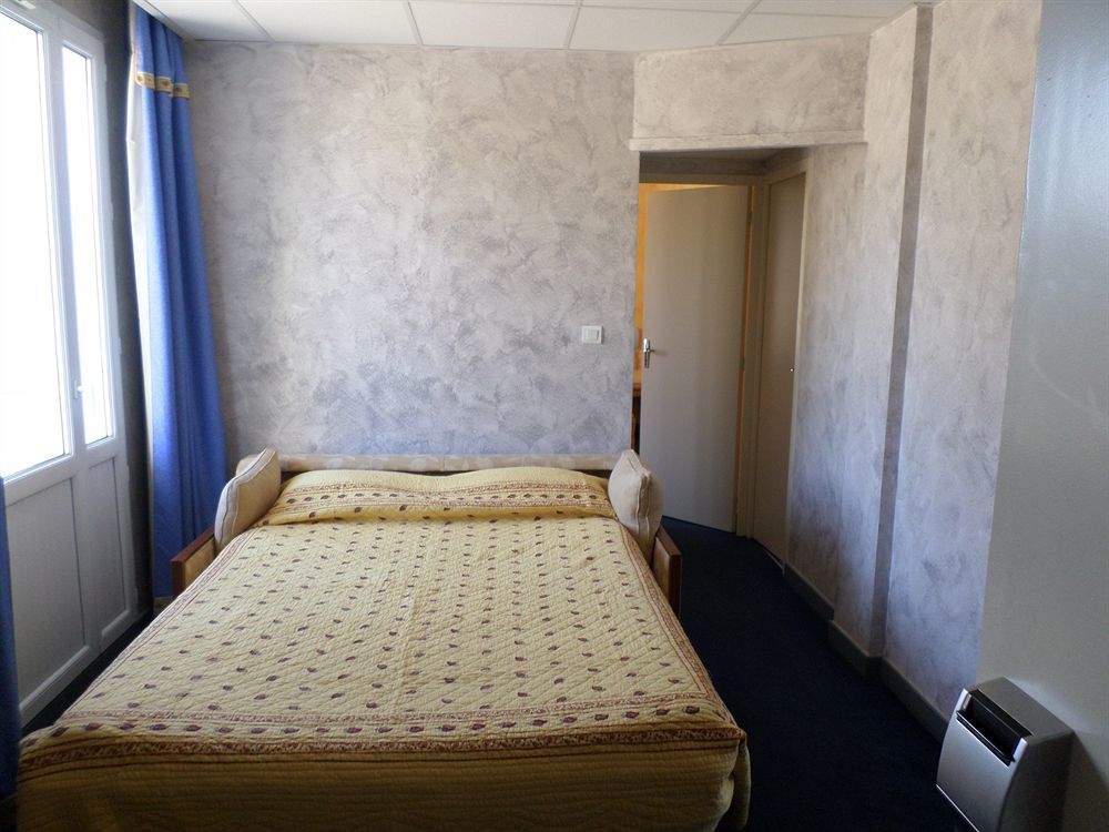 Brit Hotel Acacias Arles Bagian luar foto